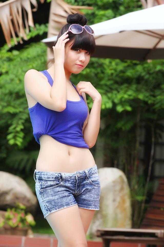 两男一女一前一后3p
